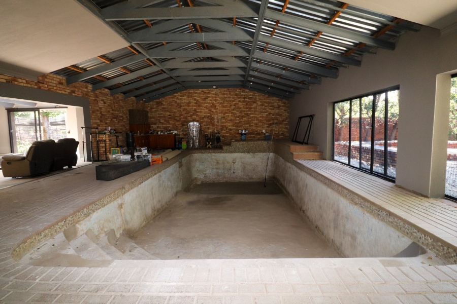 5 Bedroom Property for Sale in Irene Park North West